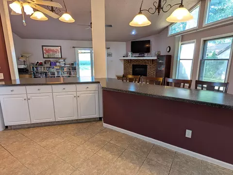 Kitchen - 1016 Baxter Ln #1, Freeport, IL 61032 photo 7 of 7