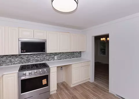 Kitchen - 5320 33rd Ave, Moline, IL 61265 photo 2 of 2