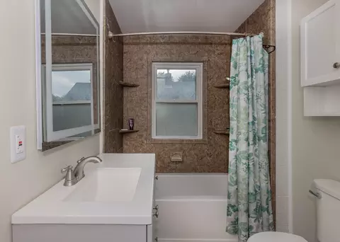 Bath - 5320 33rd Ave, Moline, IL 61265 photo 1 of 1