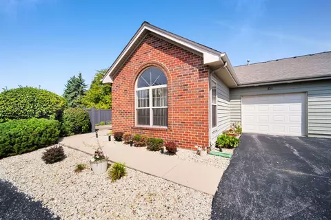 131 E 163rd St #16A, South Holland, IL 60473