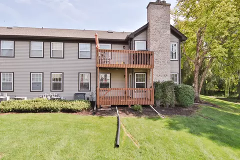 510 Kresswood Dr, Mchenry, IL 60050