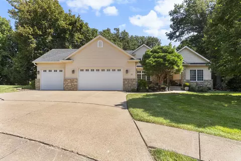 33 Chippiannock Pl, Rock Island, IL 61201