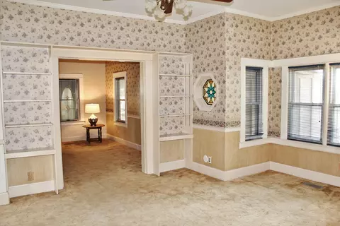 Living - 416 E Benton St, Morris, IL 60450 photo 5 of 6