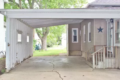 Exterior - 416 E Benton St, Morris, IL 60450 photo 5 of 6