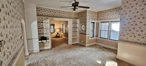 Living - 416 E Benton St, Morris, IL 60450 photo 3 of 6