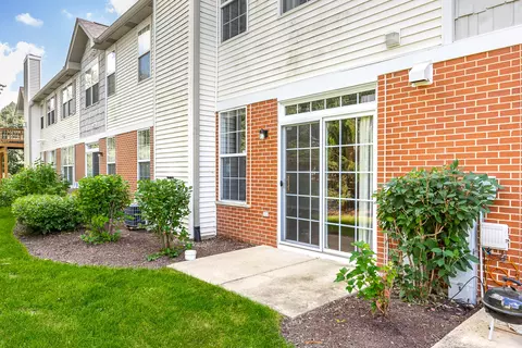 Exterior - 24013 W Walnut Cir W, Plainfield, IL 60585 photo 4 of 6