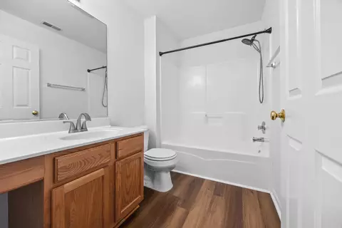 Bath - 24013 W Walnut Cir W, Plainfield, IL 60585 photo 2 of 4