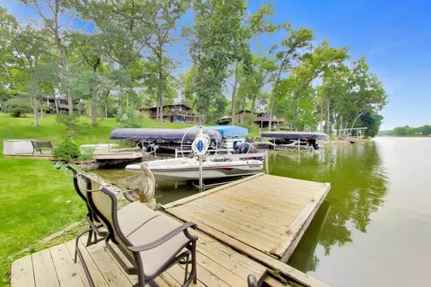 Exterior - 1929 Baintree Rd, Lake Summerset, IL 61019 photo 7 of 9