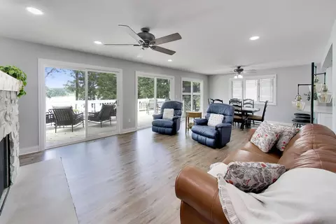 Living - 1929 Baintree Rd, Lake Summerset, IL 61019 photo 1 of 4
