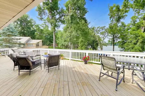 Exterior - 1929 Baintree Rd, Lake Summerset, IL 61019 photo 6 of 9