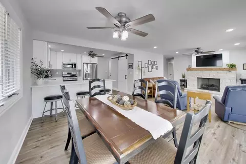 Dining - 1929 Baintree Rd, Lake Summerset, IL 61019 photo 3 of 3
