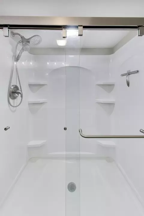 Bath - 1929 Baintree Rd, Lake Summerset, IL 61019 photo 5 of 5