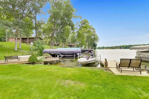 Exterior - 1929 Baintree Rd, Lake Summerset, IL 61019 photo 5 of 9