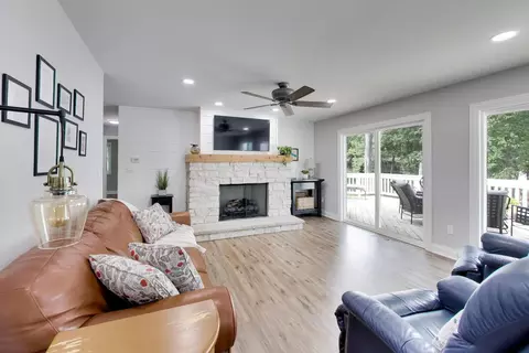 Living - 1929 Baintree Rd, Lake Summerset, IL 61019 photo 3 of 4