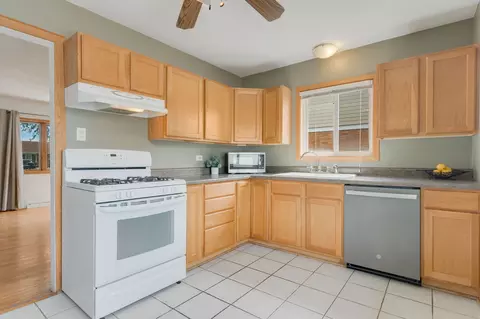 Kitchen - 2808 S 10th Ave, Broadview, IL 60155 photo 1 of 4