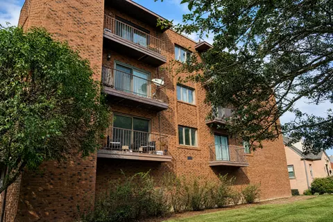 Other - 1302 E Washington St #B1, Des Plaines, IL 60016 photo 1 of 7