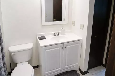 Bath - 1302 E Washington St #B1, Des Plaines, IL 60016 photo 6 of 6