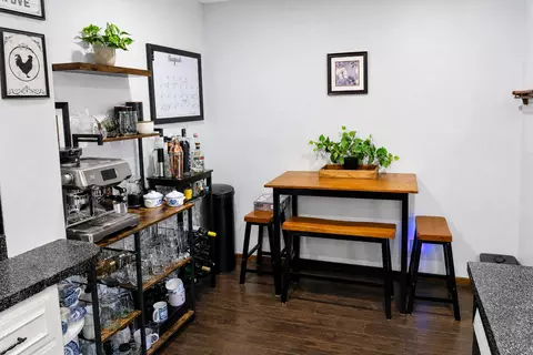 Kitchen - 1302 E Washington St #B1, Des Plaines, IL 60016 photo 3 of 3