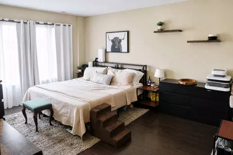 Bedroom - 1302 E Washington St #B1, Des Plaines, IL 60016 photo 5 of 10