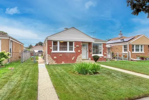 3520 Ernst St, Franklin Park, IL 60131