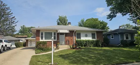Exterior - 2402 Cedar St, Rolling Meadows, IL 60008 photo 16 of 16