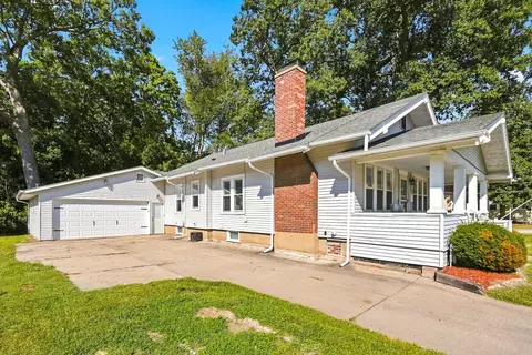 Exterior - 3155 18th Ave, Moline, IL 61265 photo 3 of 8