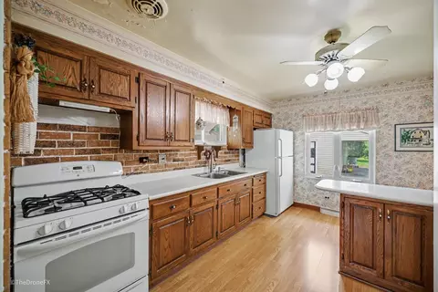 Kitchen - 1006 Arbor Ave, Wheaton, IL 60189 photo 2 of 2