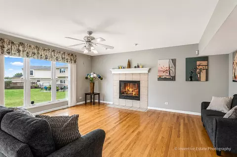 Living - 1925 Danube Way, Bolingbrook, IL 60490 photo 5 of 5
