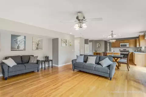Living - 1925 Danube Way, Bolingbrook, IL 60490 photo 4 of 5