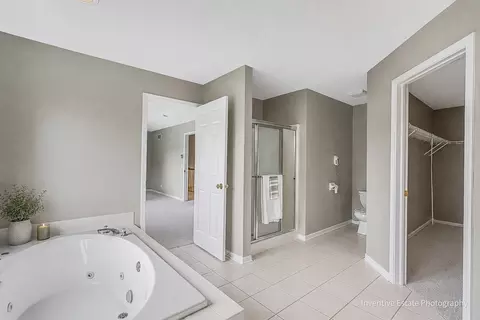 Bath - 1925 Danube Way, Bolingbrook, IL 60490 photo 2 of 4