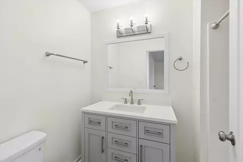 Bath - 403 Monet Cir, Bolingbrook, IL 60440 photo 3 of 4