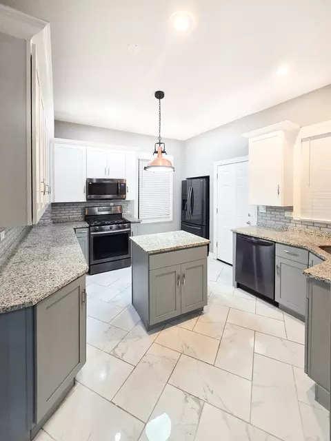 Kitchen - 2050 E 73rd St, Chicago, IL 60649 photo 2 of 2