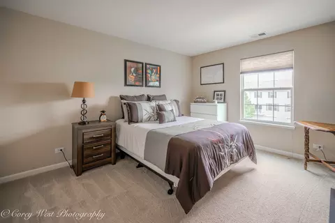 Bedroom - 4062 Pompton Ave, Elgin, IL 60124 photo 3 of 5
