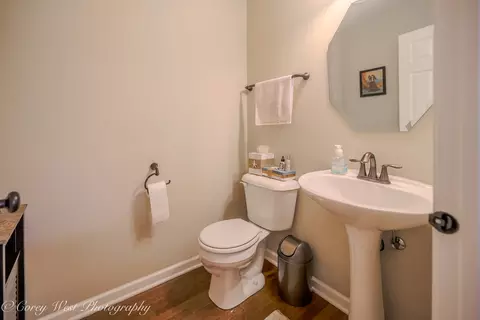 Bath - 4062 Pompton Ave, Elgin, IL 60124 photo 1 of 6
