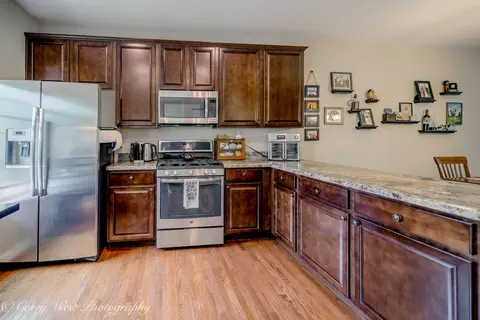 Kitchen - 4062 Pompton Ave, Elgin, IL 60124 photo 2 of 6