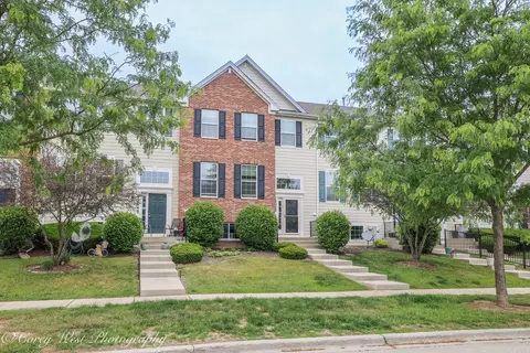 Exterior - 4062 Pompton Ave, Elgin, IL 60124 photo 3 of 4