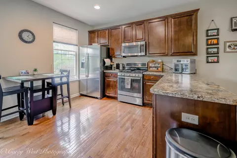 Kitchen - 4062 Pompton Ave, Elgin, IL 60124 photo 1 of 6