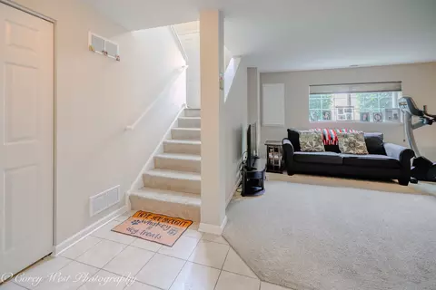Entry Way - 4062 Pompton Ave, Elgin, IL 60124 photo 2 of 3