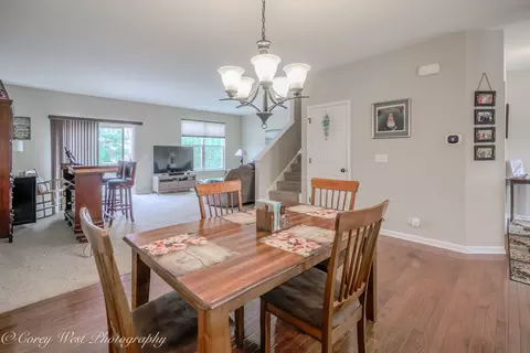 Dining - 4062 Pompton Ave, Elgin, IL 60124 photo 2 of 4