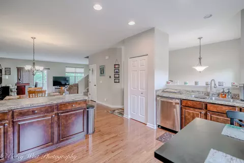 Kitchen - 4062 Pompton Ave, Elgin, IL 60124 photo 5 of 6