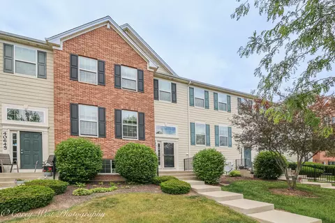 Exterior - 4062 Pompton Ave, Elgin, IL 60124 photo 2 of 4