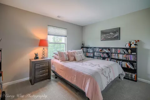 Bedroom - 4062 Pompton Ave, Elgin, IL 60124 photo 1 of 5