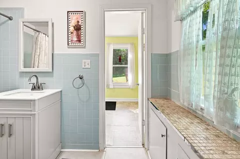 Bath - 39132 N Mound Ave, Spring Grove, IL 60081 photo 2 of 2