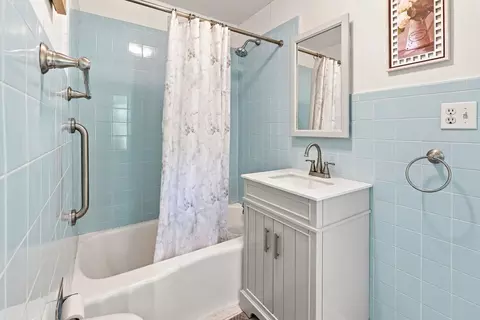 Bath - 39132 N Mound Ave, Spring Grove, IL 60081 photo 1 of 2