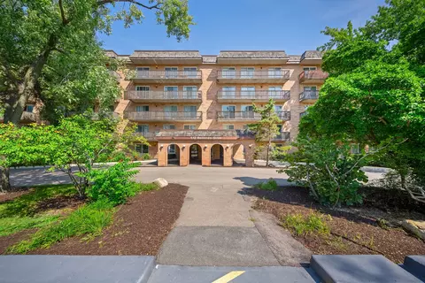 Undisclosed, Downers Grove, IL 60516