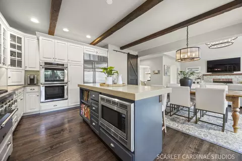 Kitchen - 835 S Wright St, Naperville, IL 60540 photo 2 of 4