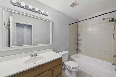 Bath - 11275 Timer Dr, Huntley, IL 60142 photo 2 of 3