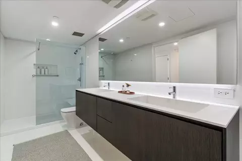 Bath - 161 E Chicago Ave #33C, Chicago, IL 60611 photo 3 of 4