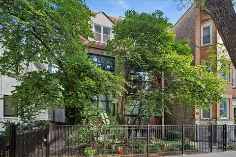 1464 W Grace St #2F, Chicago, IL 60613