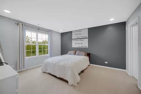 Bedroom - 2634 Williamsburg Dr, Algonquin, IL 60102 photo 1 of 3